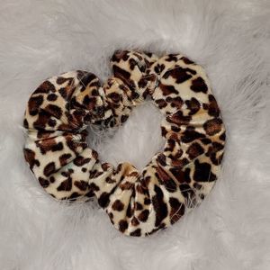 NEW Zippered Scrunchie - Cheetah